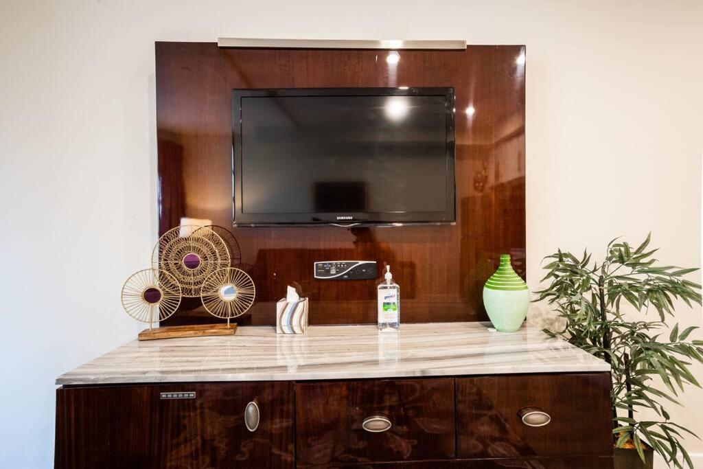 1-Bedroom with Cali King Size Bed in San Diego Exterior foto